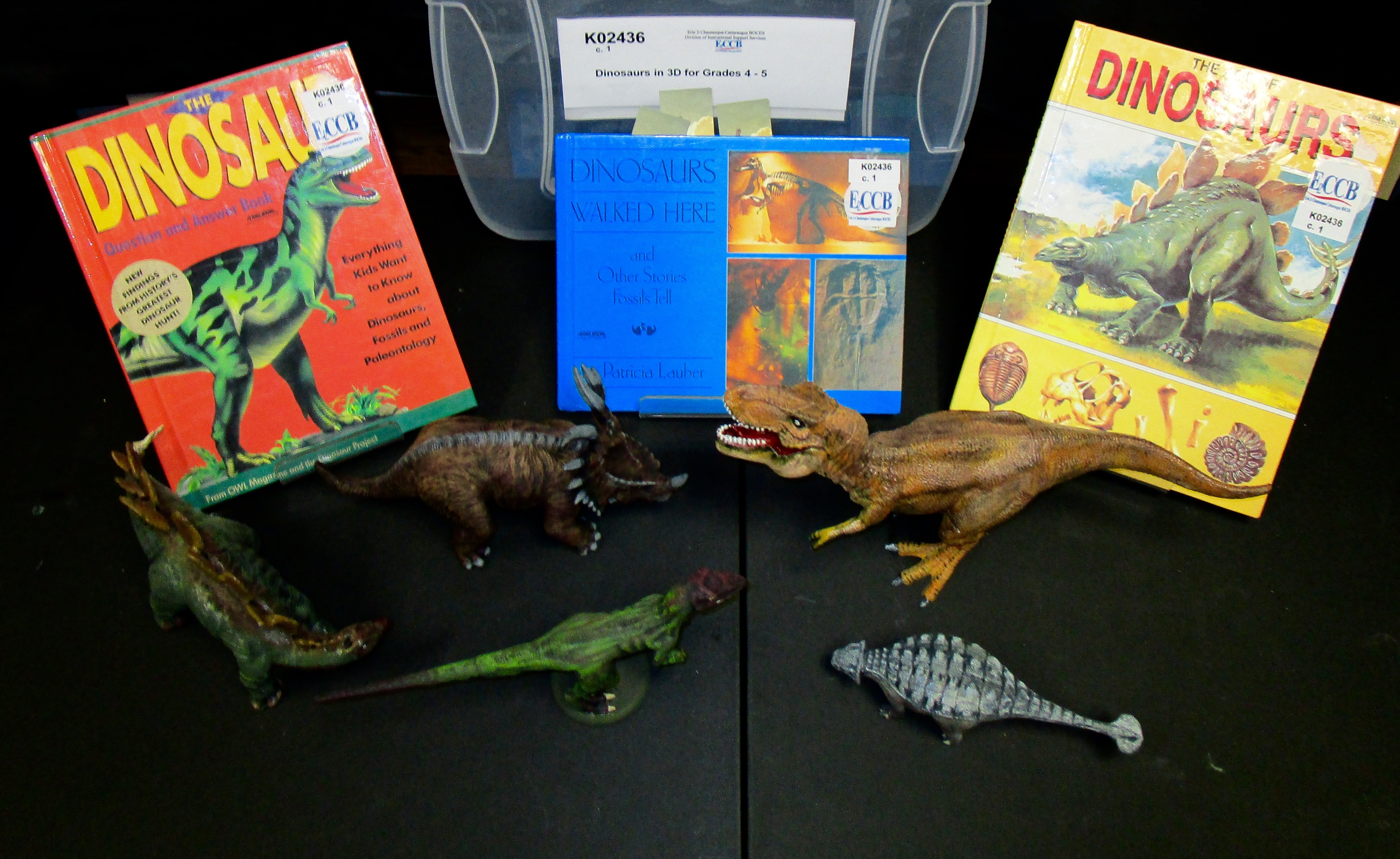 Dinosaurs in 3D for Grades 4 - 5